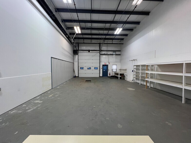 More Photos Of 5512 45th St, Leduc Warehouse For Lease