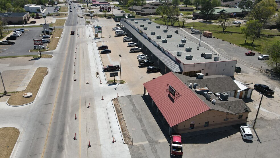 More Photos Of 1310 S Muskogee Ave, Tahlequah Restaurant For Sale