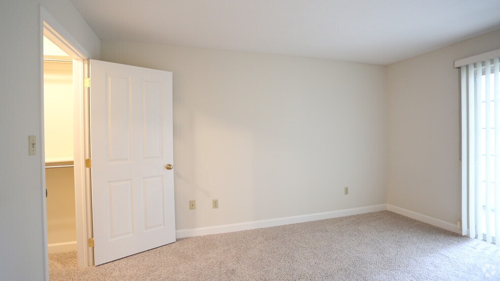 More Photos Of 210 Retreat Ln, Westerville Apartments For Sale