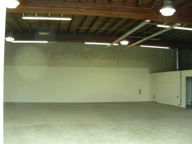 More Photos Of 4672 E Waterloo Rd, Stockton Warehouse For Lease