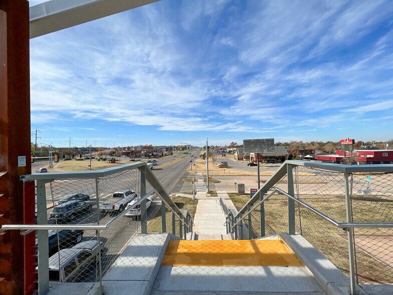 More Photos Of 5959 NW Expressway St, Oklahoma City Freestanding For Lease