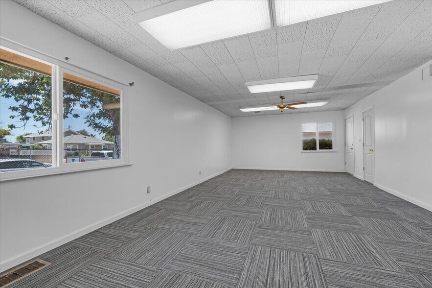 More Photos Of 2611 N Fresno St, Fresno Medical For Sale