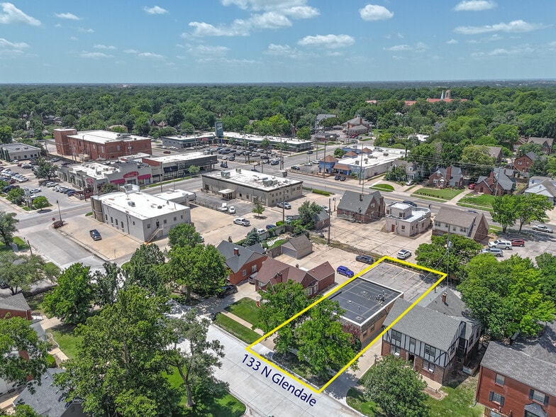 More Photos Of 133 N Glendale St, Wichita Office For Sale