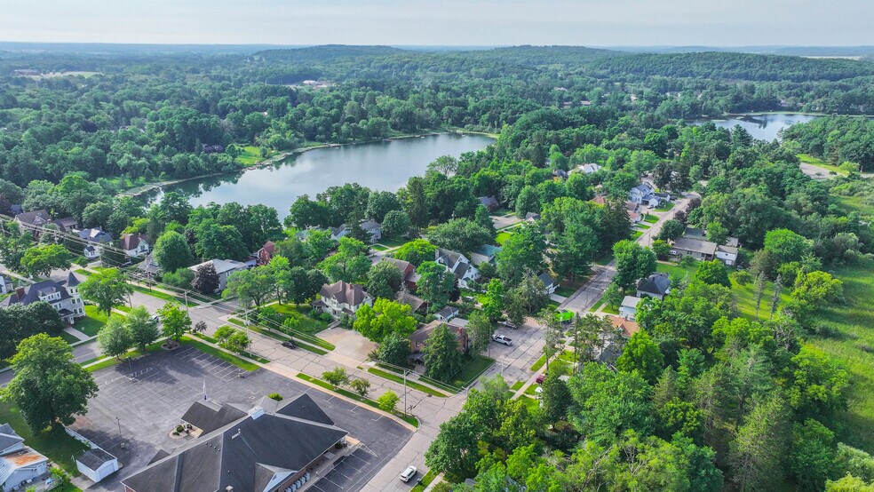 More Photos Of 109 W Lake St, Waupaca Healthcare For Sale