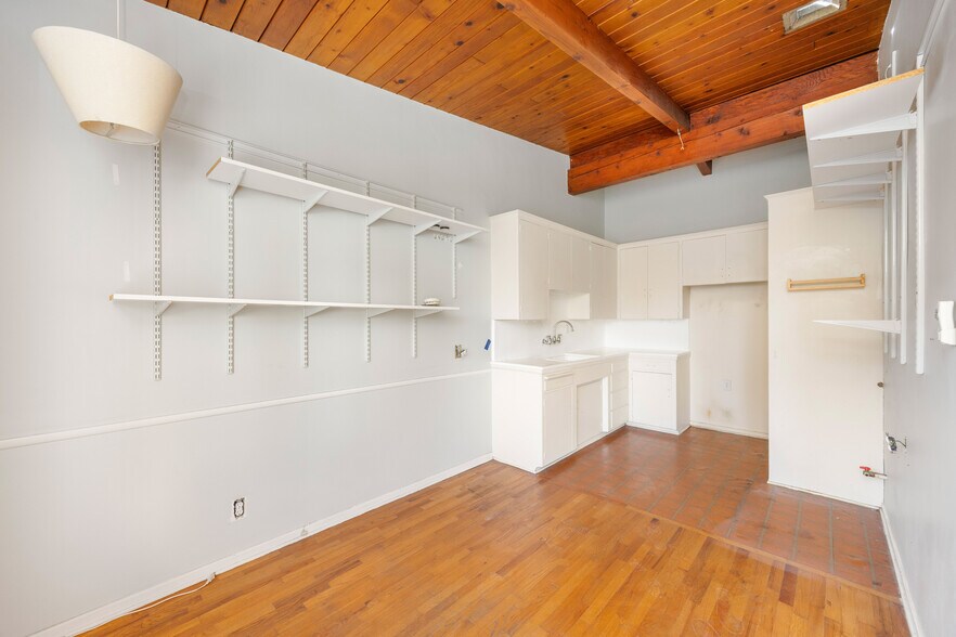 More Photos Of 2922 2nd St, Santa Monica Apartments For Sale
