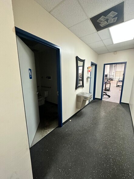 More Photos Of 7531 E Bartlett Corp Cv, Memphis Flex For Lease