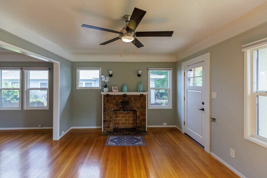 More Photos Of 325-327 Hawthorne Ave, Palo Alto Apartments For Sale