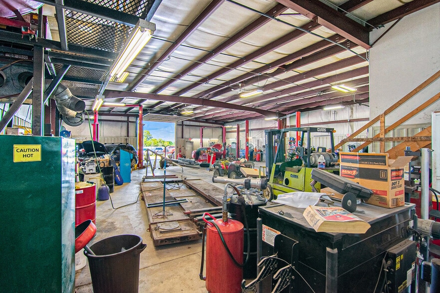 More Photos Of 650 S Plasterbed Rd, Port Clinton Auto Repair For Sale