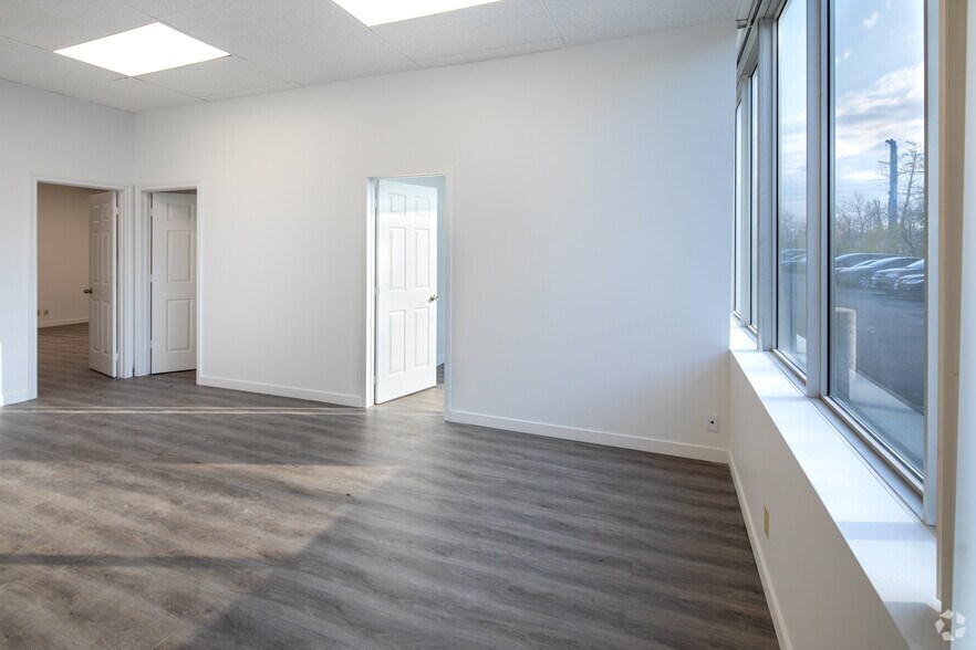 More Photos Of 1040 Martin Grove Rd, Toronto Service For Sale