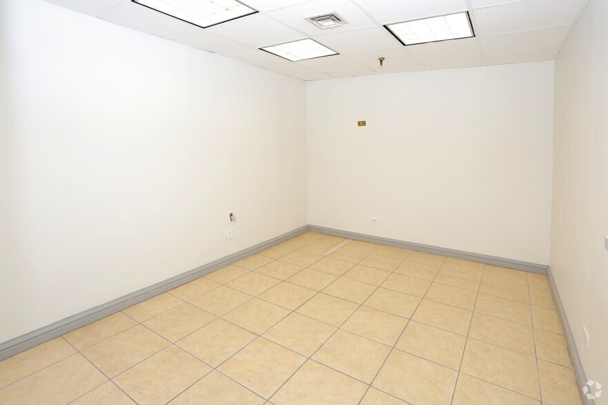 More Photos Of 5700 49th St, Maspeth Warehouse For Lease