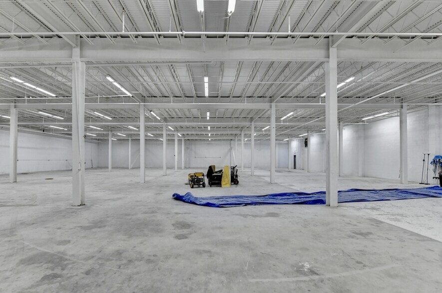 More Photos Of 4784 Cantrell Rd, Flowery Branch Warehouse For Sale