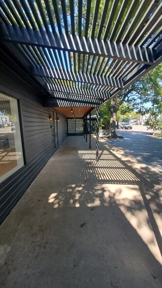 More Photos Of 1405 E 38th 1/2 St, Austin Office For Lease