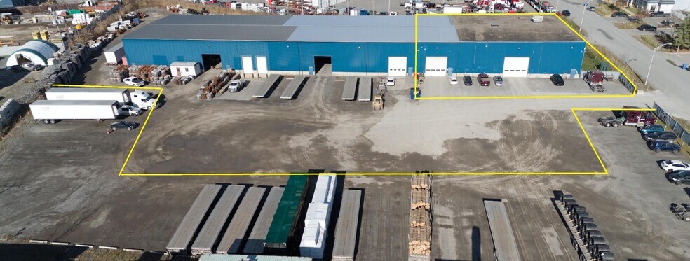 More Photos Of 140 Rue Des Entreprises, Sainte-anne-des-plaines Service For Lease