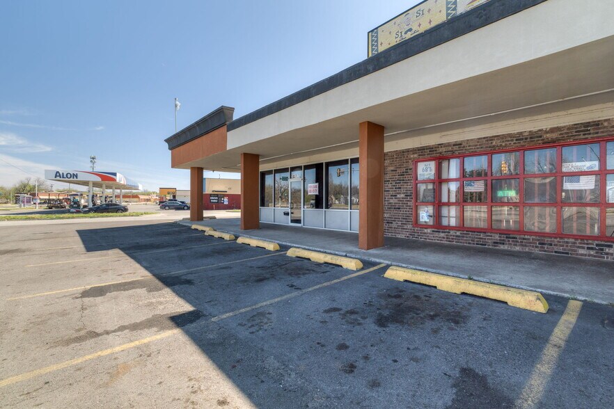 More Photos Of 3500-3534 S Newcastle Rd, Oklahoma City Storefront For Lease
