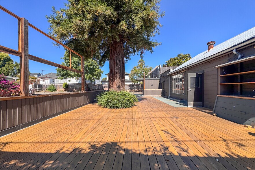 More Photos Of 5862-5872 Doyle St, Emeryville Restaurant For Sale