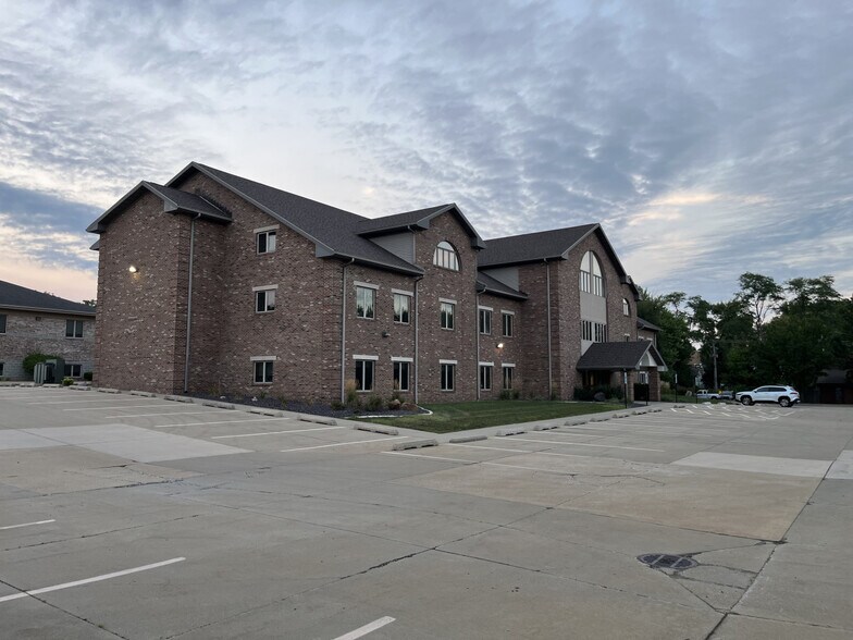 More Photos Of 2501 Chatham Rd, Springfield Office For Lease