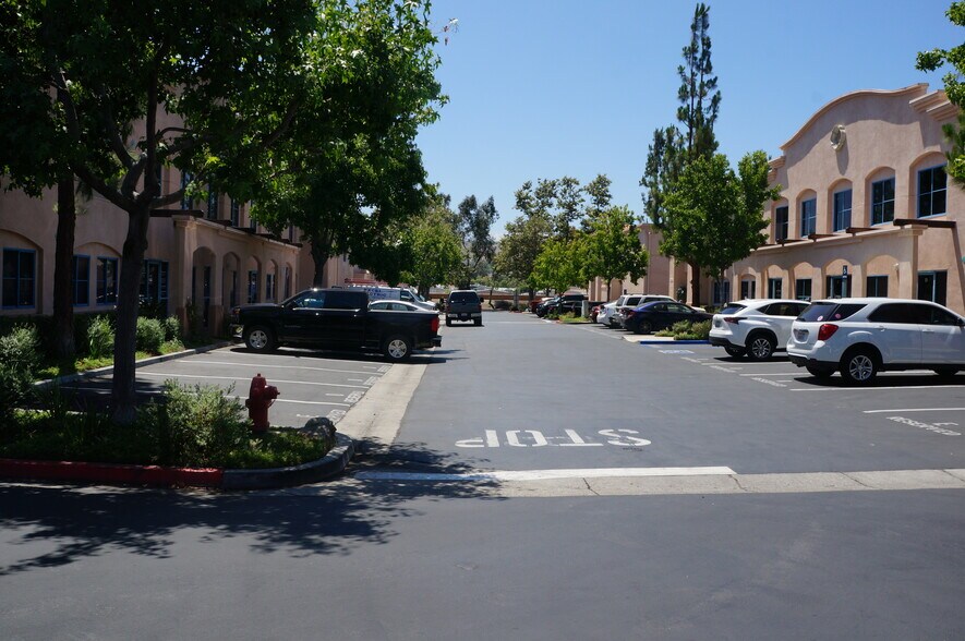 More Photos Of 32242 Paseo Adelanto, San Juan Capistrano Showroom For Lease