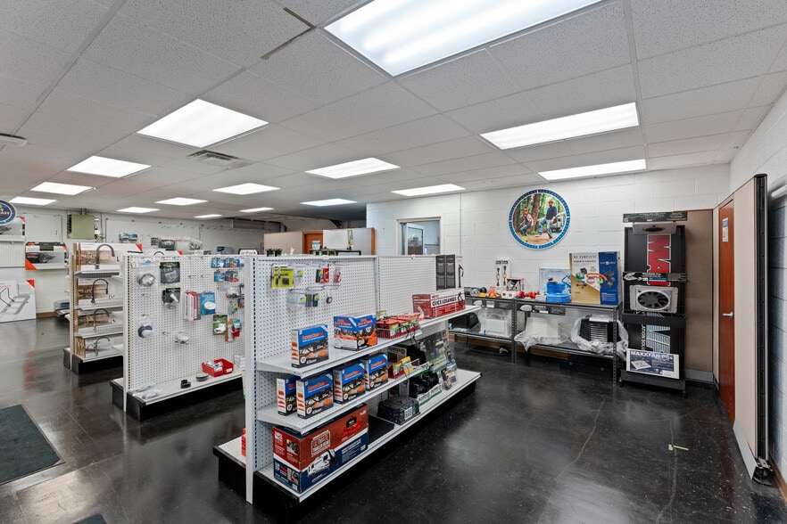 More Photos Of 3204-3208 E Platte Ave, Colorado Springs Auto Dealership For Sale