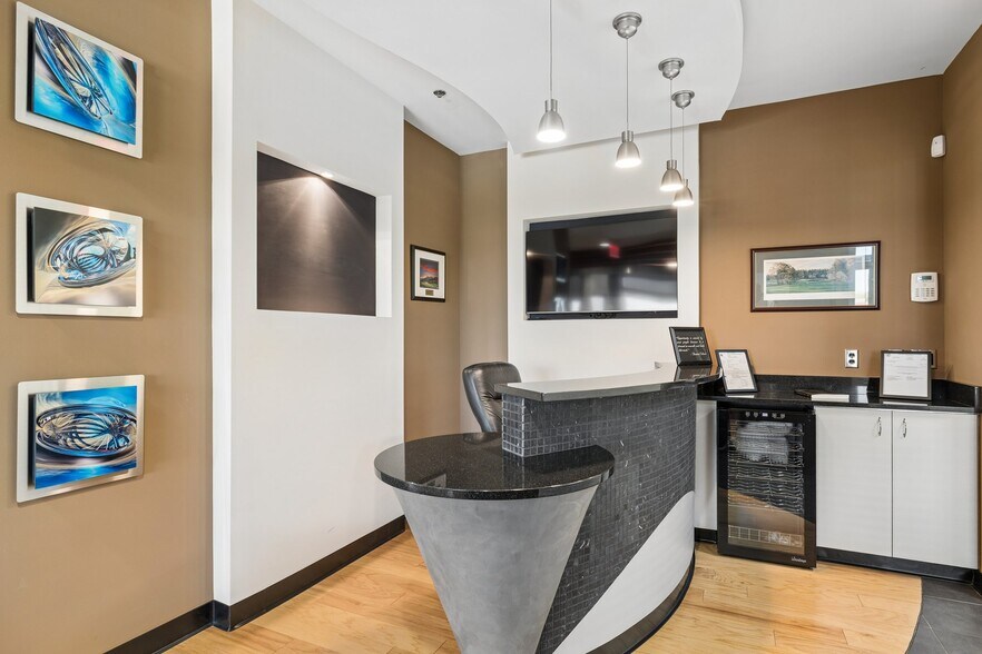 More Photos Of 8765 E Bell Rd, Scottsdale Loft Creative Space For Sale