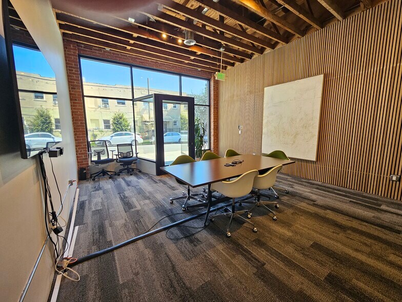 More Photos Of 1005 N Madison Ave, Los Angeles Storefront Retail Office For Lease