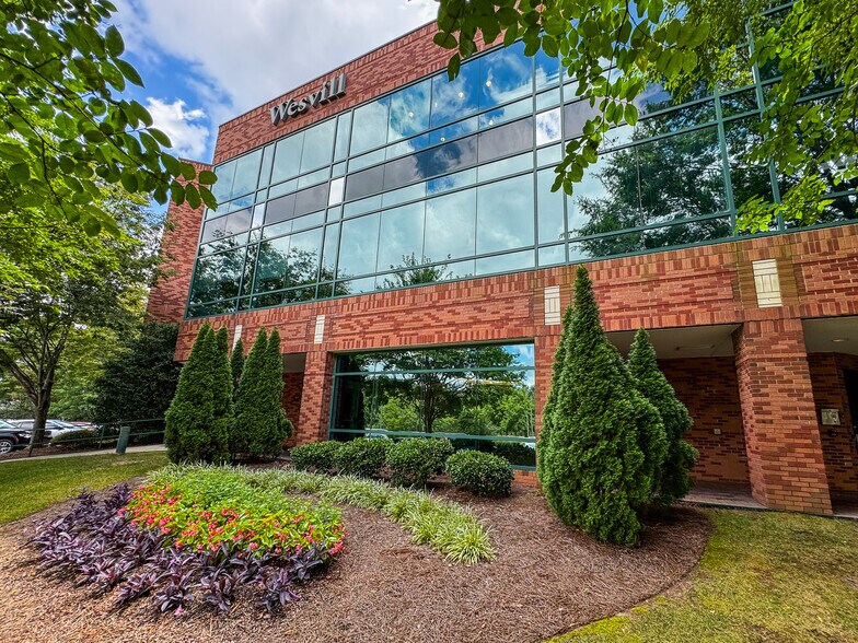 More Photos Of 2304 Wesvill Ct, Raleigh Medical For Lease