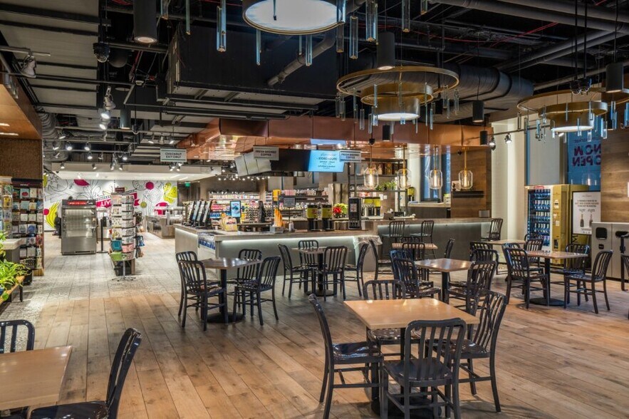 More Photos Of 500 Woodward Ave, Detroit Office For Lease