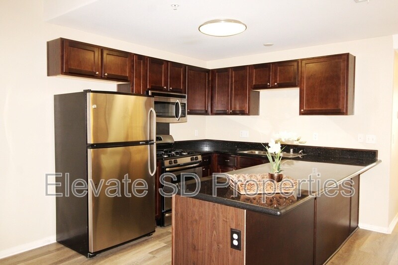 More Photos Of 819-825 D Ave, National City Apartments For Lease