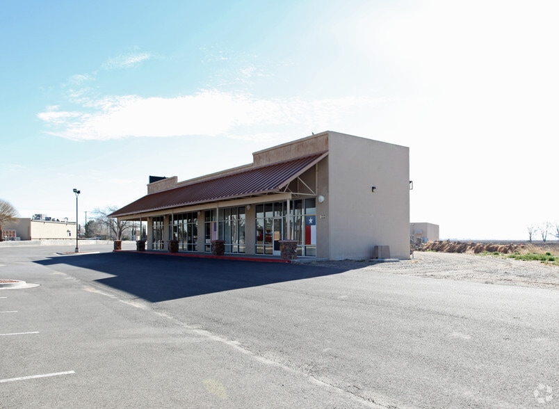 More Photos Of 100 S San Elizario Rd, Clint Freestanding For Lease