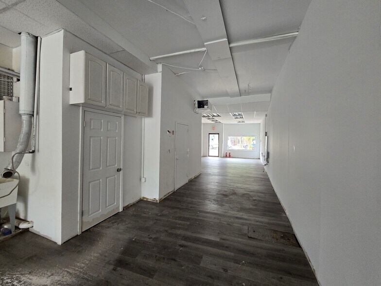 More Photos Of 88 Main St, Madison Freestanding For Sale