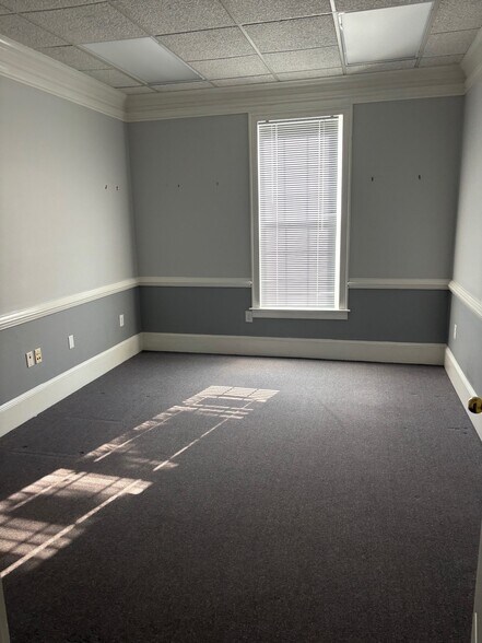 More Photos Of 112 Governors Sq, Peachtree City Office For Lease