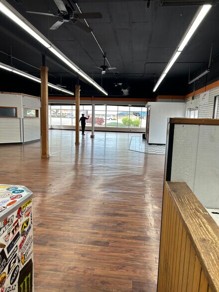 More Photos Of 1400 E Eisenhower Blvd, Loveland Unknown For Lease