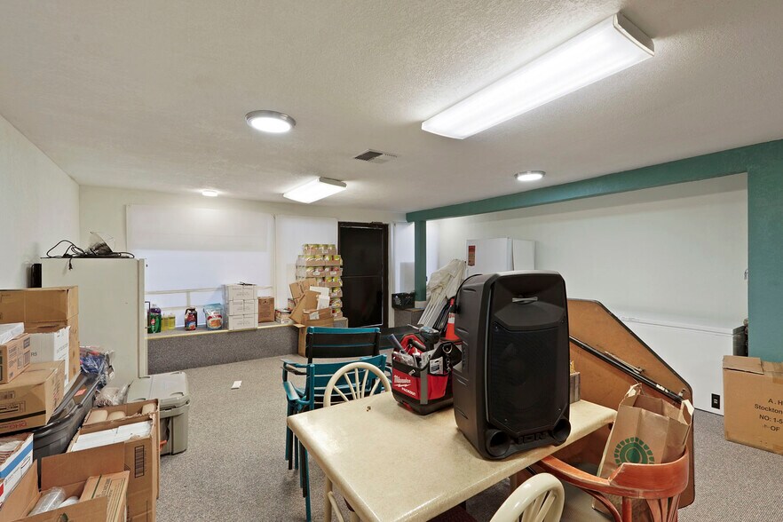 More Photos Of 14144 Market St, Walnut Grove Storefront For Sale