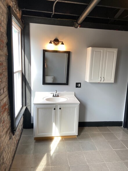 More Photos Of 1926 Cherokee St, Saint Louis Storefront Retail Residential For Sale