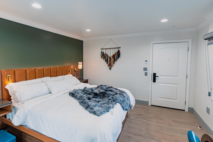 More Photos Of 1107 N Broadway, Santa Maria Hotel For Sale