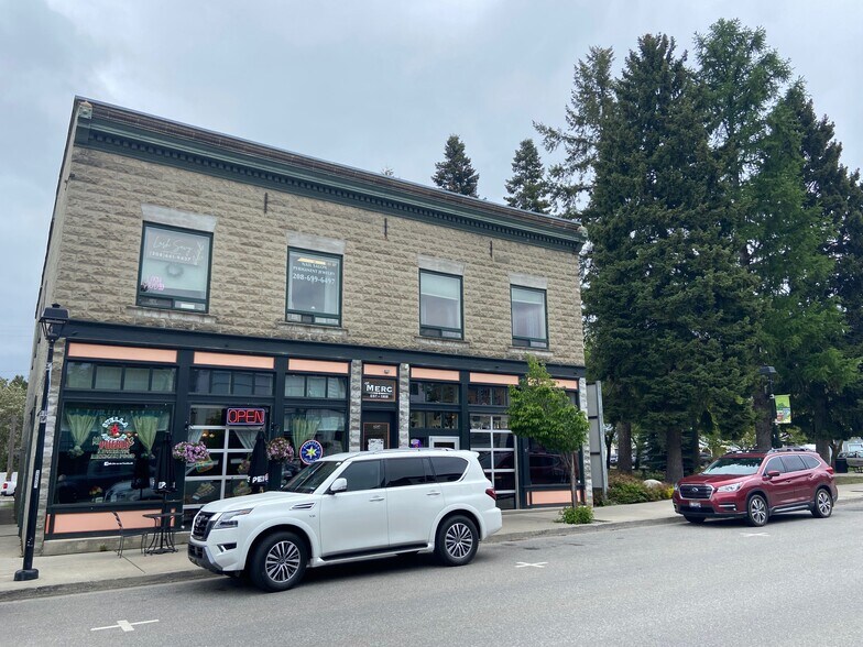 More Photos Of 6249 W Maine St, Spirit Lake Restaurant For Sale