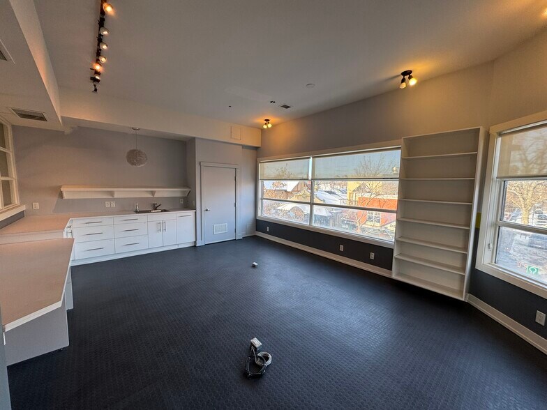 More Photos Of 1125 Kensington Rd NW, Calgary Storefront Retail Office For Sale