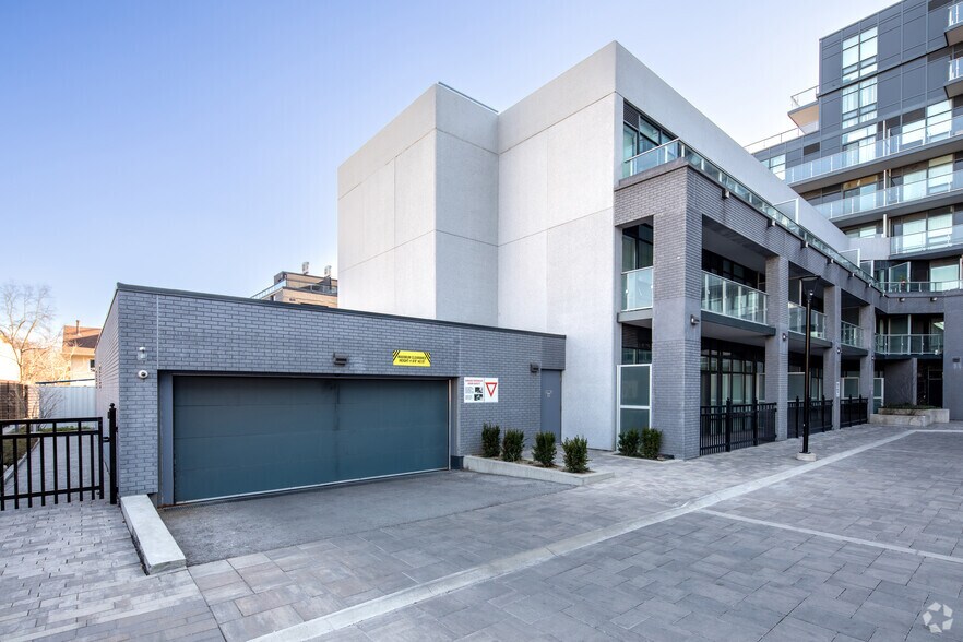 More Photos Of 2-14 Cusack Ct, Toronto Apartments For Lease