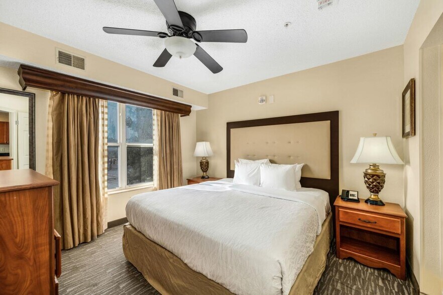 More Photos Of 9169 Markville Dr, Dallas Hotel For Sale