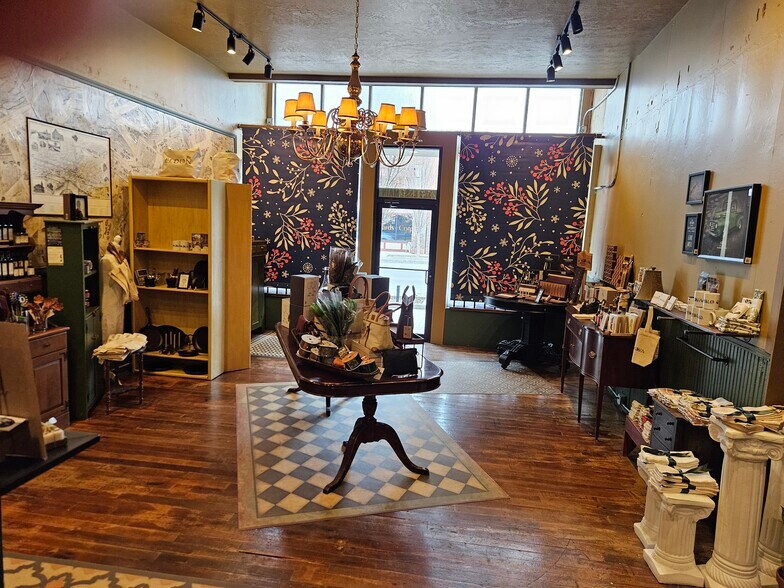 More Photos Of 328 E Main St, Ottumwa Sports And Entertainment For Sale