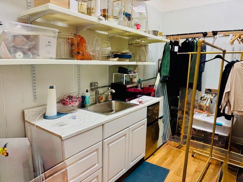 More Photos Of 423 Hope St, Bristol Apartments For Sale