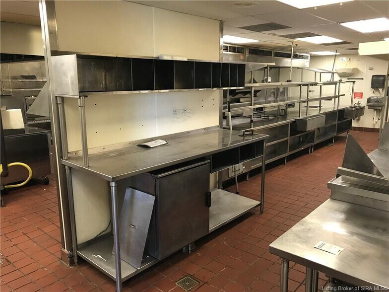 More Photos Of 1420 Park Pl, Clarksville Restaurant For Lease