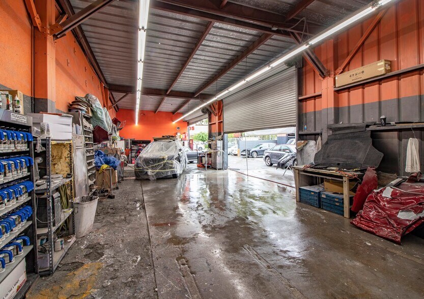 More Photos Of 5243-5251 York Blvd, Los Angeles Auto Repair For Sale