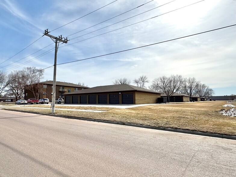 More Photos Of 2021 N Kimball St, Mitchell Apartments For Sale