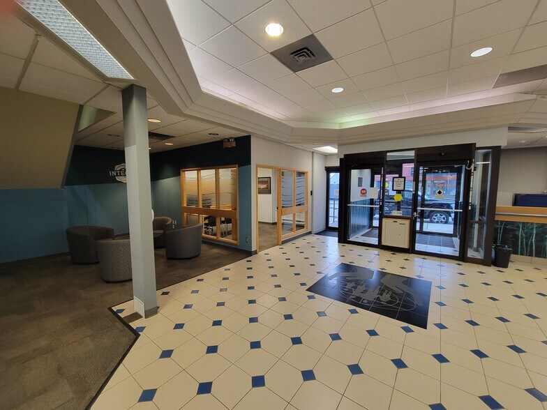 More Photos Of 1532 6th Av, Prince George Office For Lease