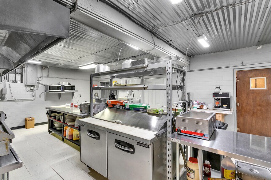 More Photos Of 201 Baughman Ave, Jeannette Restaurant For Sale