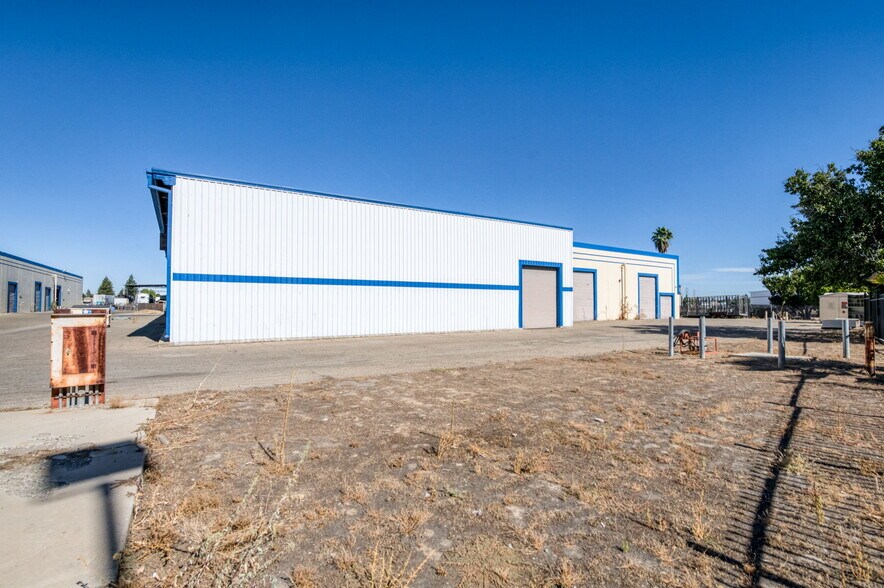 More Photos Of 5333 N Cornelia Ave, Fresno Warehouse For Sale