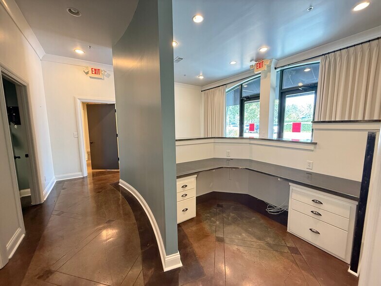 More Photos Of 113-115 W Jackson Ave, Ridgeland Unknown For Lease