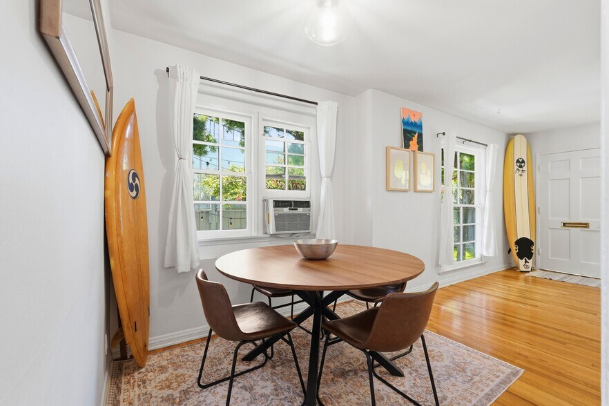 More Photos Of 521 Venice Way, Venice Apartments For Sale