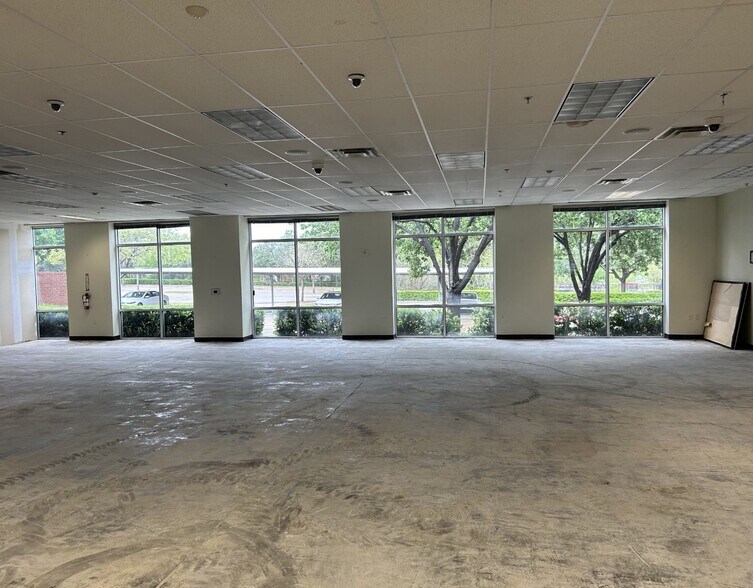 More Photos Of 2550 SW Grapevine Pky, Grapevine Office For Lease