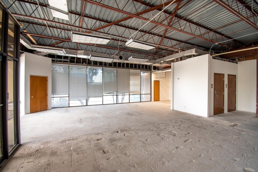 More Photos Of 6000-6064 Ingram Rd, San Antonio Unknown For Lease